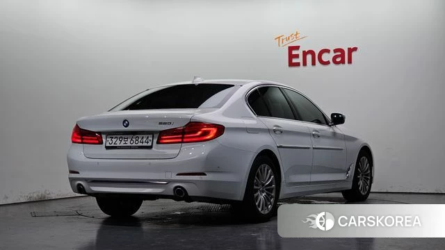 BMW 5 Series (G30) id 4619947 из Кореи 12