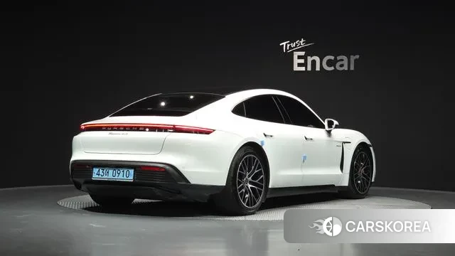 Porsche Taycan id 3335258 из Кореи 12