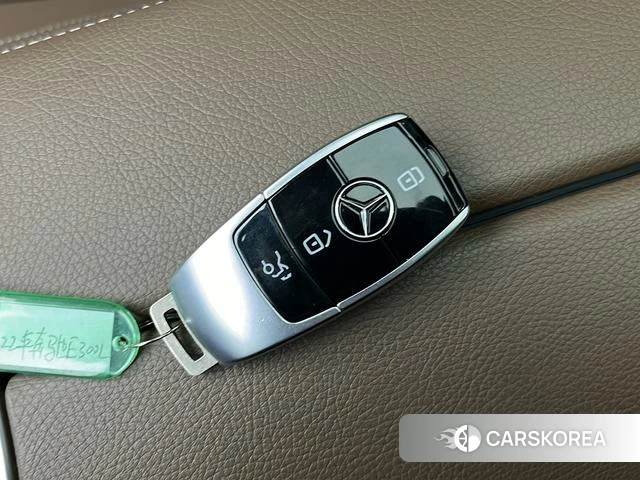 Mercedes-Benz E-class id 4272764 из Китая 12