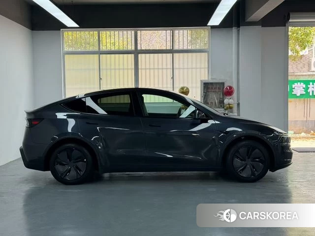 Tesla Model Y 2025 Темно-серый из Китая, фото 2