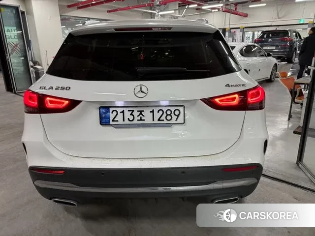 Mercedes-Benz GLA - Class H247 2023 Белый из Кореи, фото 2