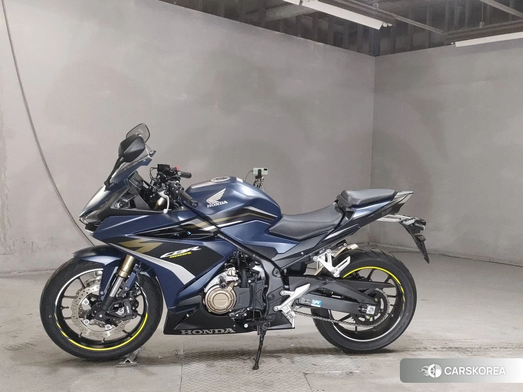 Проданный Honda CBR400R 2022 из Японии