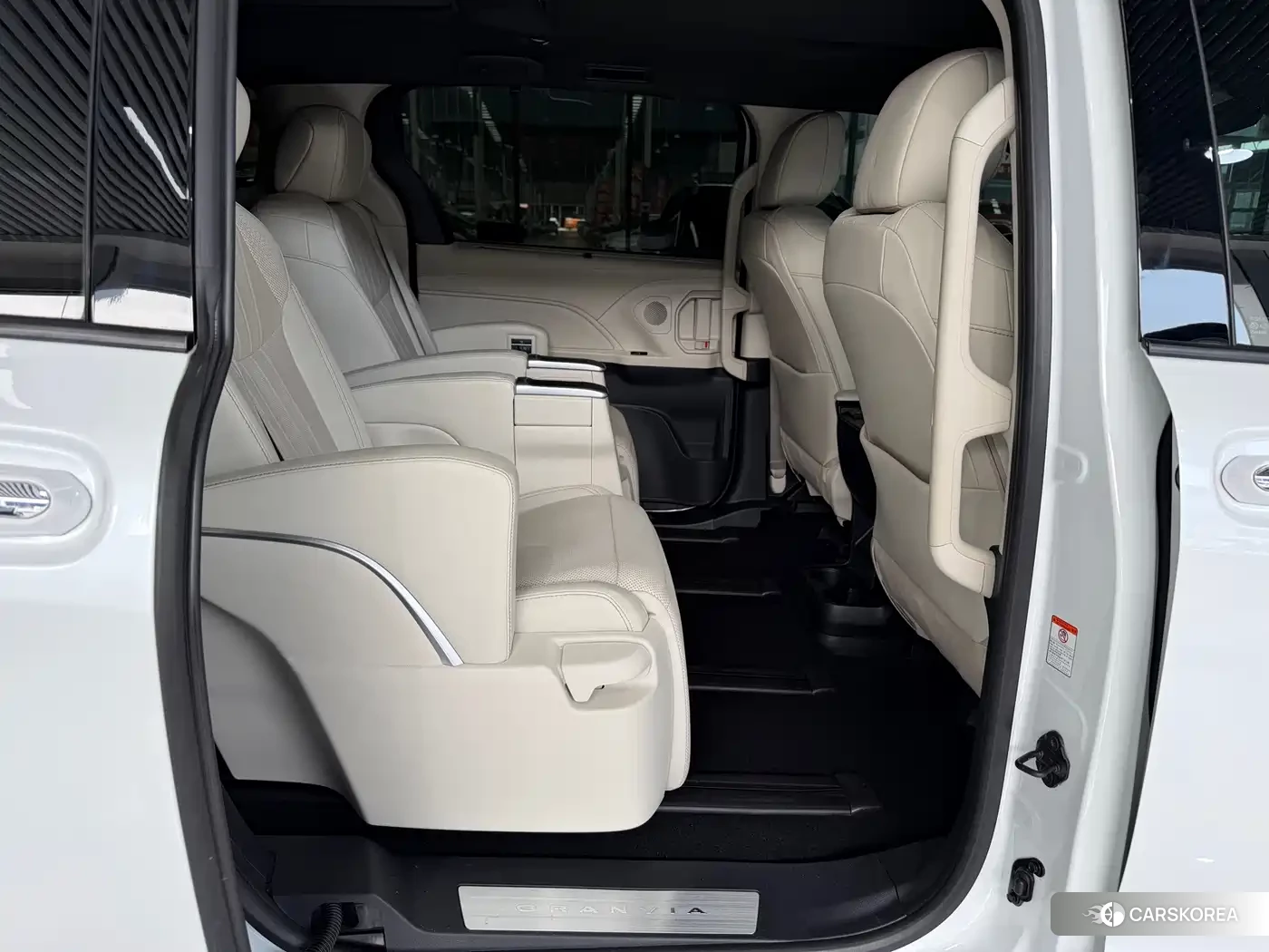 Toyota Granvia id 4628382 из Китая 11