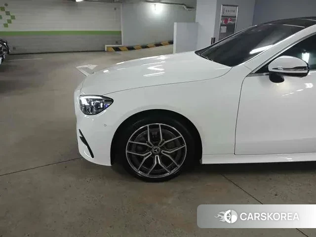 Mercedes-Benz E-Class W213 2022 Белый из Кореи, фото 2