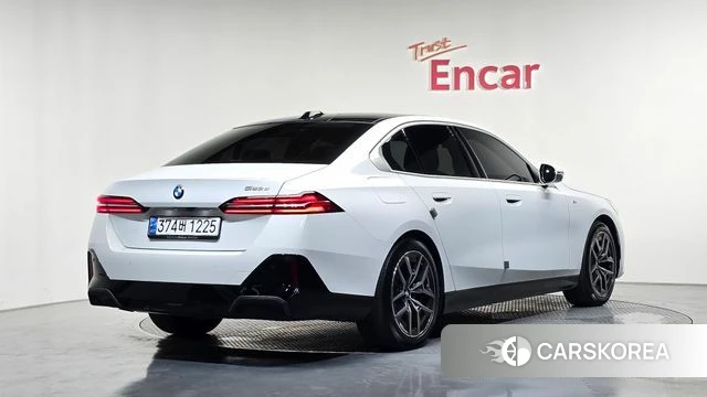 BMW 5 Series (G60) id 4640361 из Кореи 12