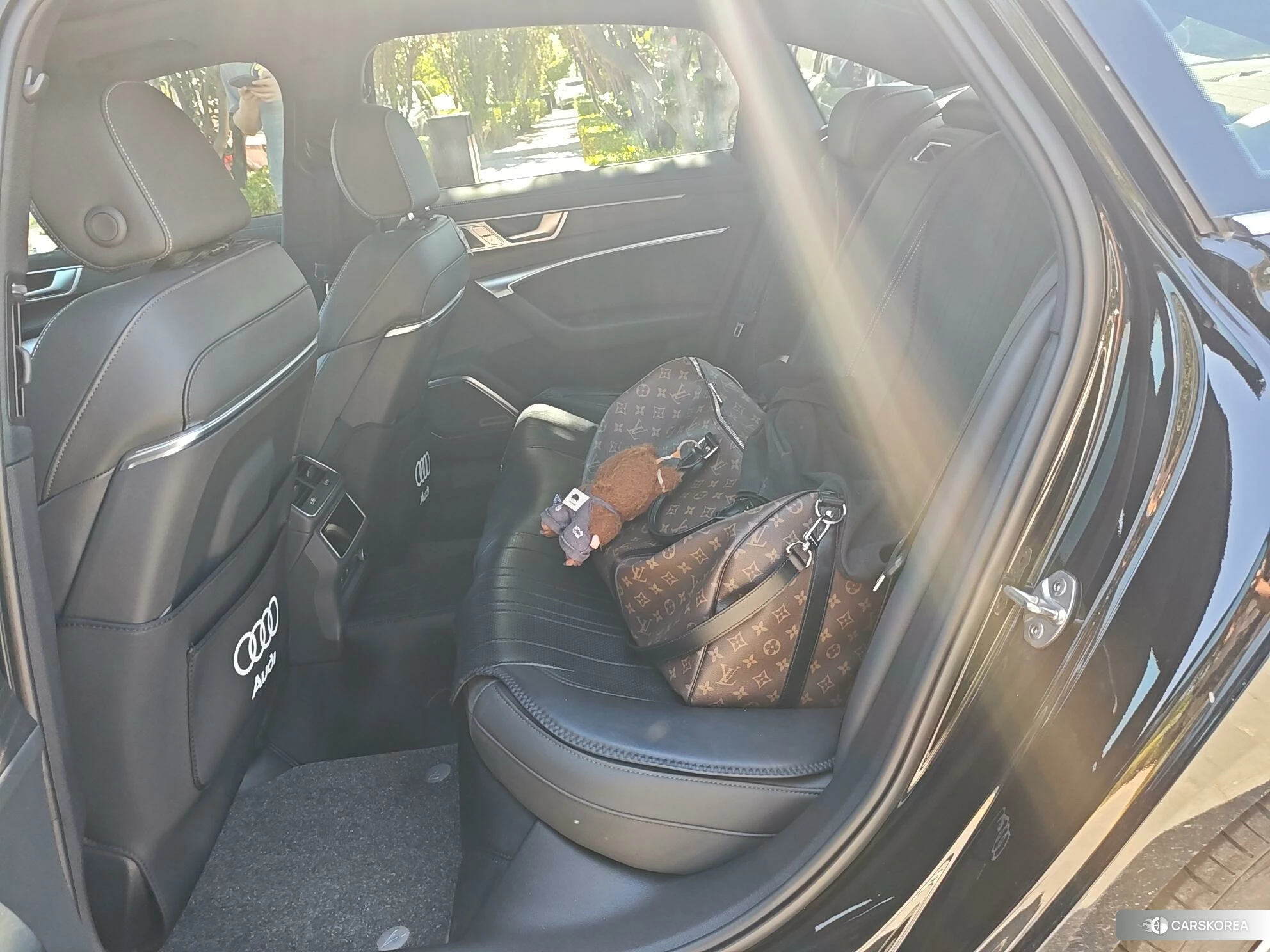 Audi A6L id 4486610 из Китая 12