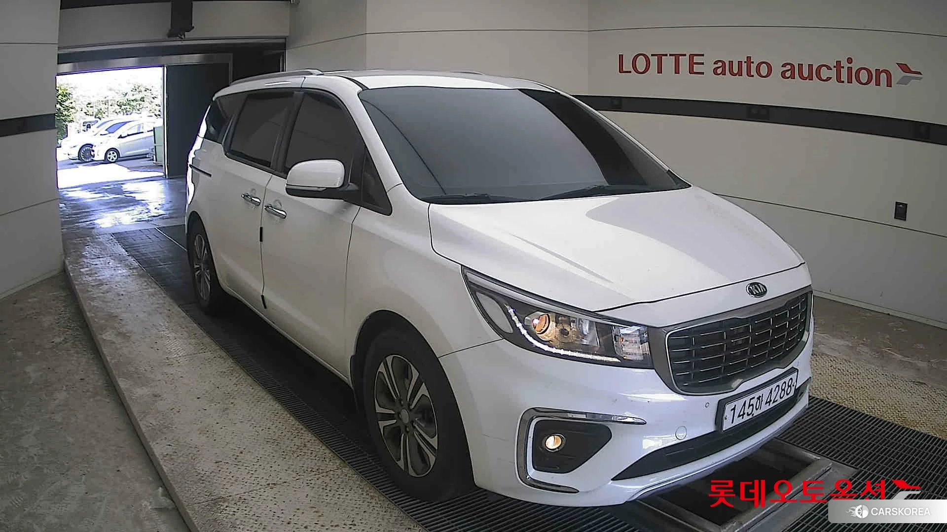 Kia Carnival id 4679356 из Кореи 12