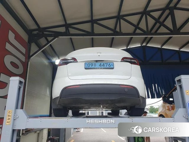Tesla Model Y 2024 Белый из Кореи, фото 2