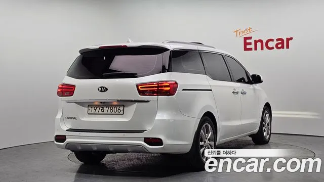 Kia The New Carnival id 2425812 из Кореи 12