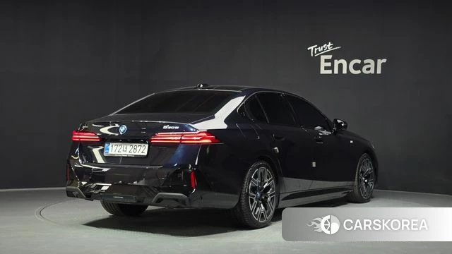 BMW 5 Series (G60) id 4617532 из Кореи 12