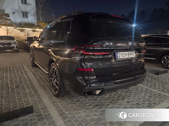 BMW X7 (G07) 2023 Черный из Кореи, фото 2