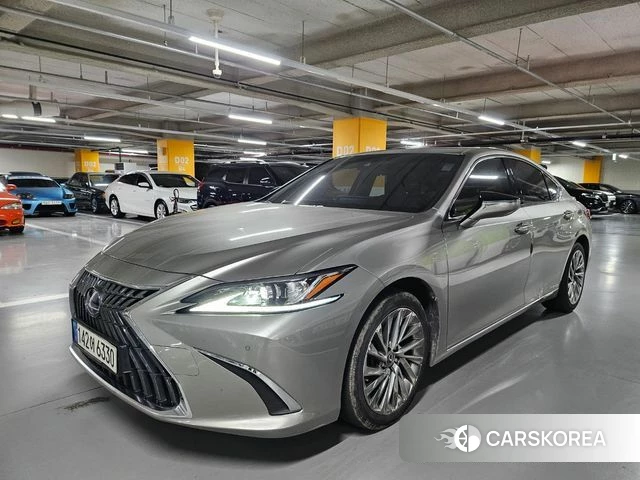 Lexus ES300h 7th generation 2021 Песочный из Кореи, фото 2