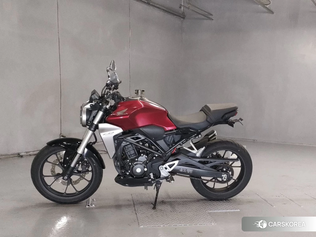 Проданный Honda CB250R 2018 из Японии, фото 2