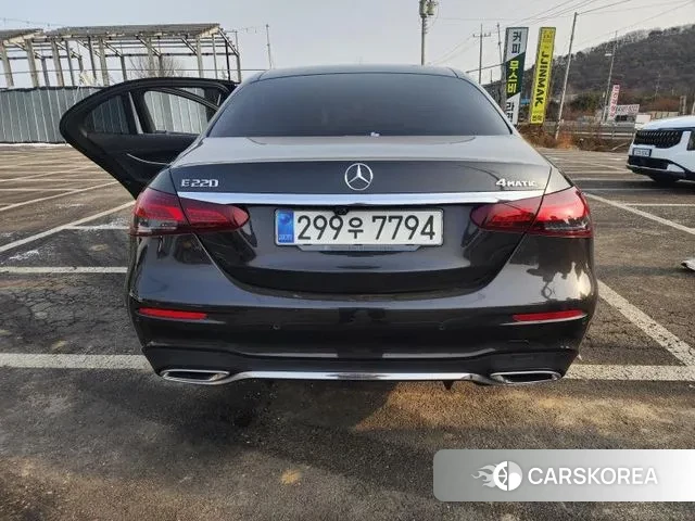 Mercedes-Benz E-Class W213 2021 Черный из Кореи, фото 3