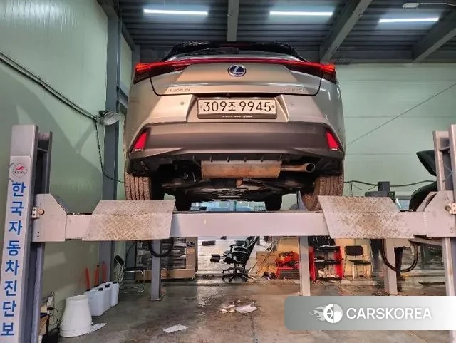 Lexus UX250h 2021 Белый из Кореи, фото 2