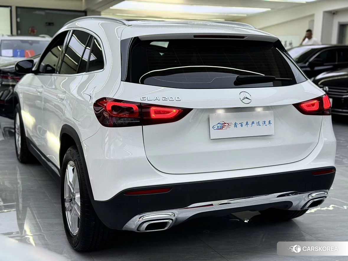Mercedes-Benz GLA 2021 Белый из Китая, фото 4