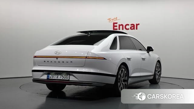 Hyundai Grandeur (GN7) id 3831419 из Кореи 12