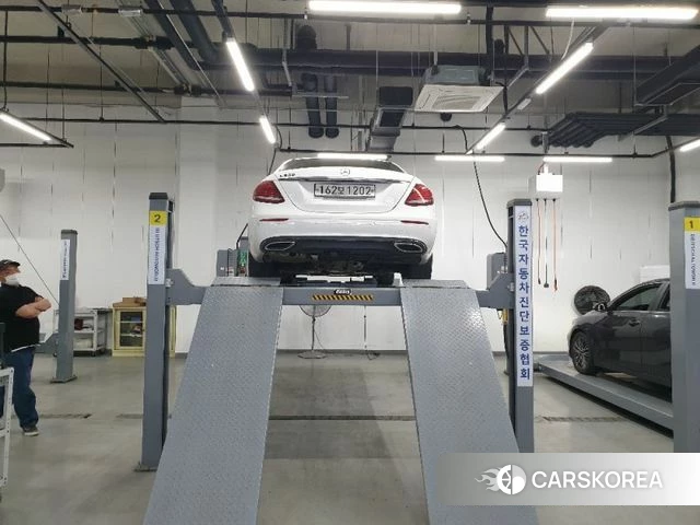 Mercedes-Benz E-Class W213 2020 Белый из Кореи, фото 2