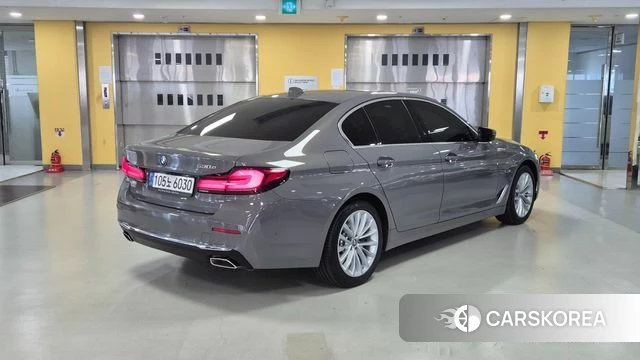 BMW 5 Series (G30) id 4546823 из Кореи 12