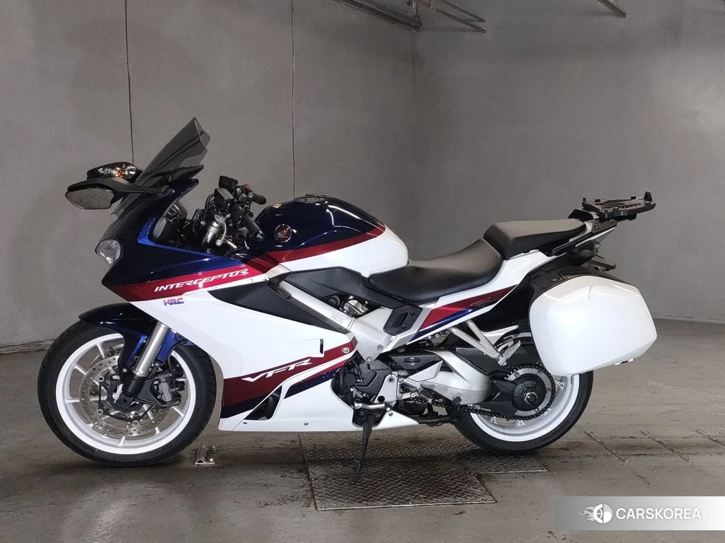 Проданный Honda VFR800F 2019 из Японии
