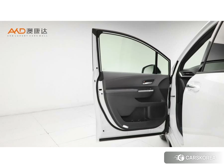Toyota Sienna 2023 Белый из Китая, фото 3