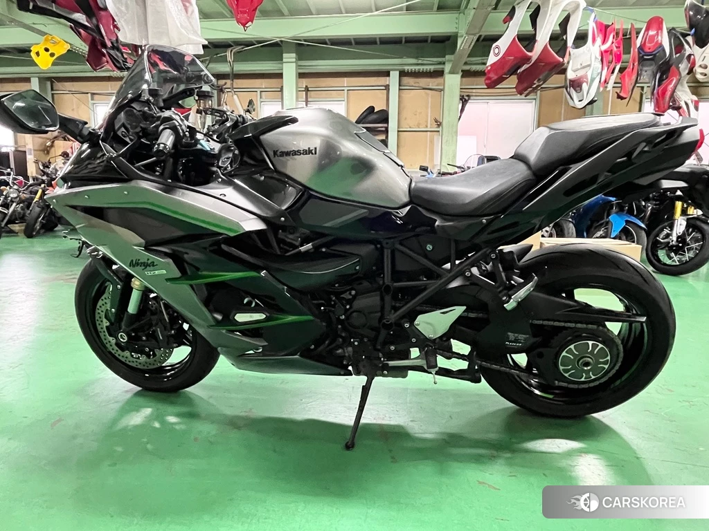 Проданный Kawasaki NINJA H2 SX SE 2021 из Японии