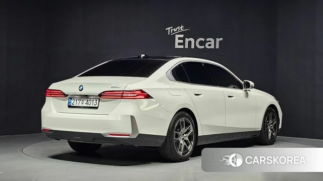 BMW 5 Series (G60) id 4757644 из Кореи 12