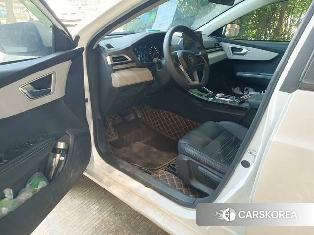 BYD Qin Yu 2023 Белый из Китая, фото 3