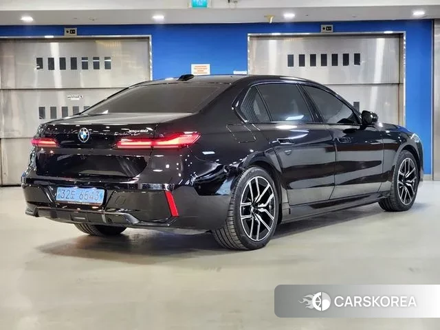 BMW i7 (G70) id 3452478 из Кореи 12