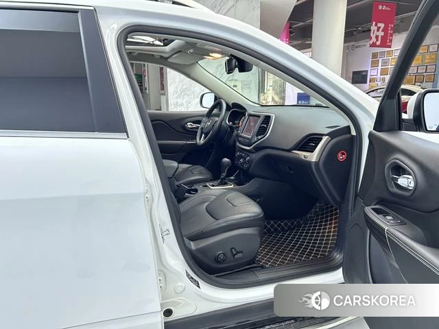 Jeep Free light id 4216893 из Китая 12