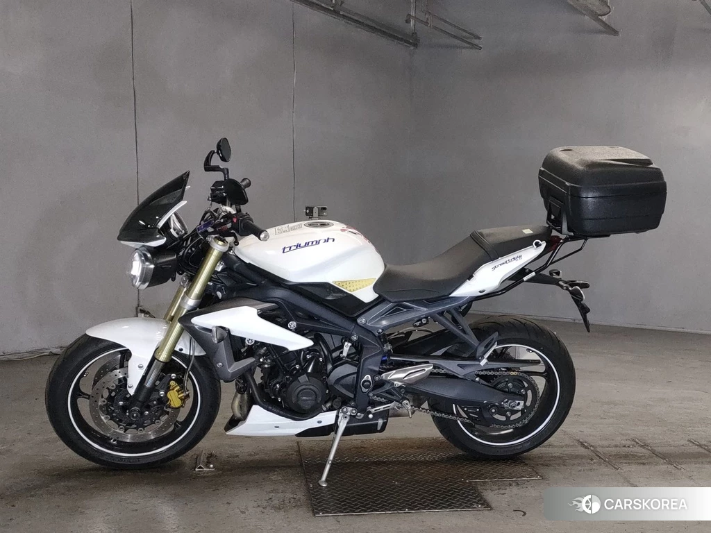 Проданный Triumph STREET TRIPLE 2013 из Японии, фото 2