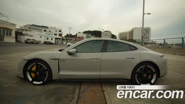 Porsche Taycan id 2899553 из Кореи 12