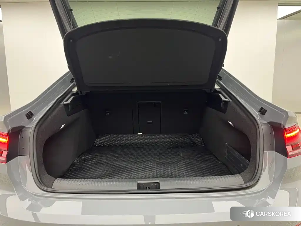 Volkswagen Arteon (CC) 2025 Silver/gray из Китая, фото 2