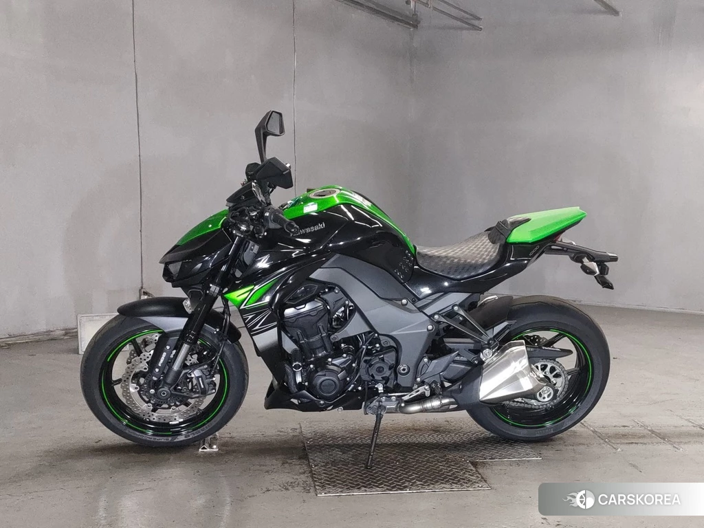 Проданный Kawasaki Z1000 2017 из Японии