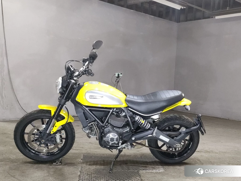 Проданный Ducati SCRAMBLER ICON 2015 из Японии, фото 2