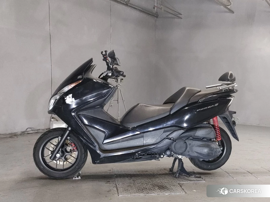 Проданный Honda FORZA 2013 из Японии