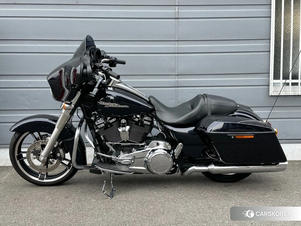 Проданный Harley-Davidson Street Glide FLHX1580 2019 из Японии, фото 2