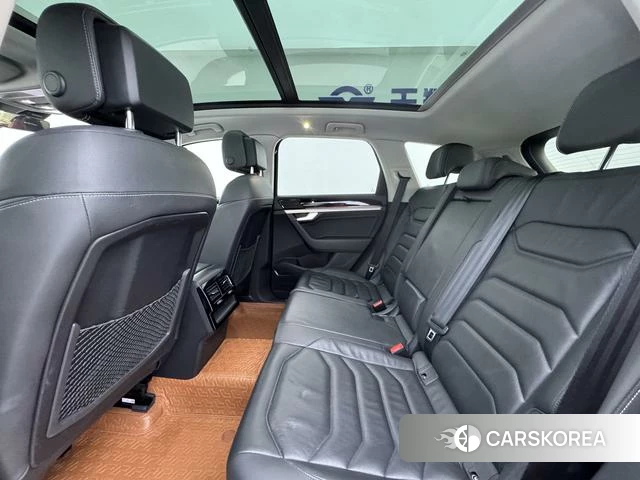 Volkswagen Touareg id 4271070 из Китая 12