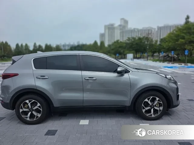 Kia Sportage The Bold 2021 Серый из Кореи, фото 6