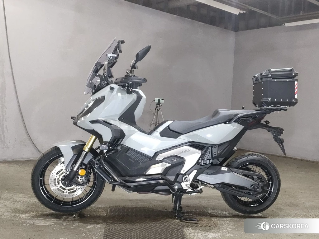 Проданный Honda X-ADV 750 2023 из Японии