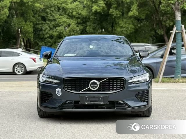 Volvo S60 PHEV id 4238356 из Китая 9