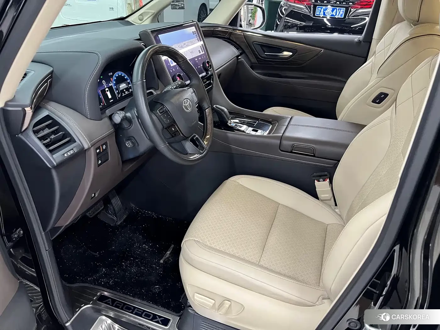 Toyota Elfa id 4622434 из Китая 12