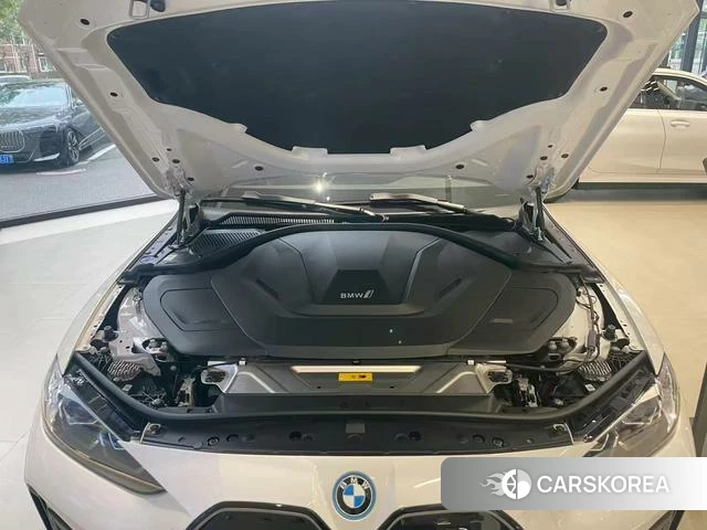 BMW i4 2026 Белый из Китая, фото 2