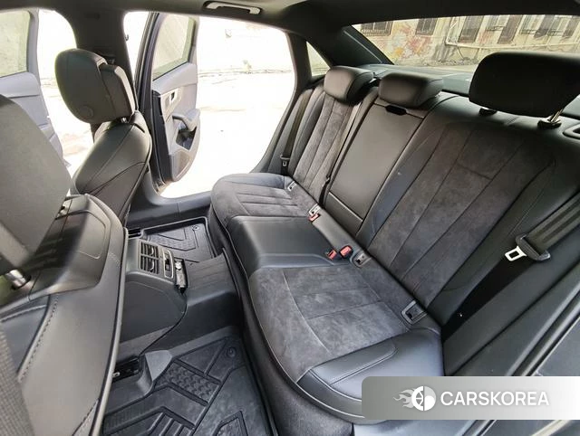 Audi A4L id 4298020 из Китая 12