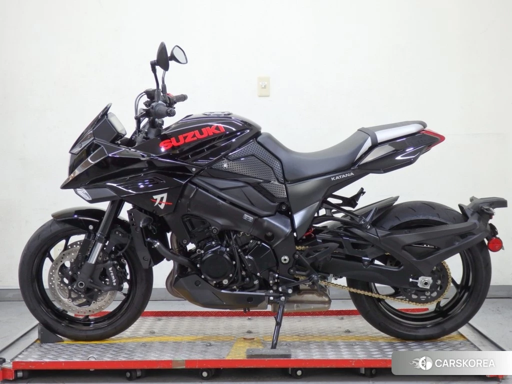 Проданный Suzuki GSX-S1000S Katana 2021 из Японии