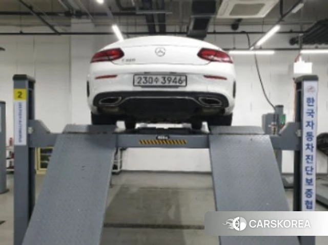 Mercedes-Benz C-Class W205 2020 Белый из Кореи, фото 2