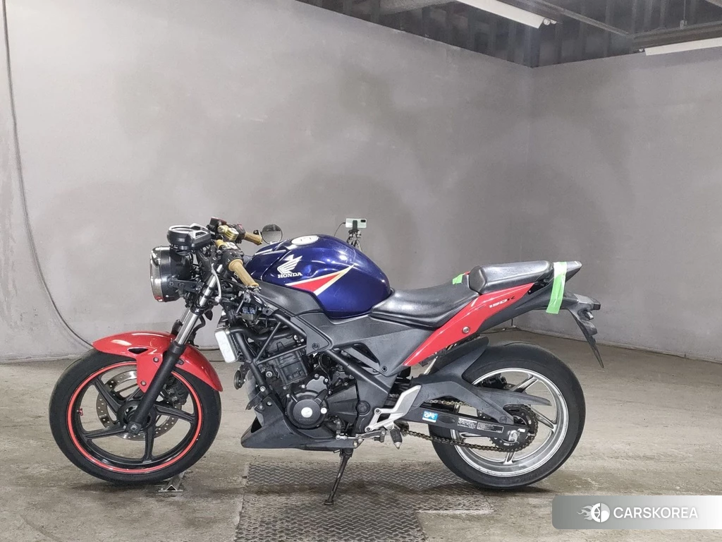 Проданный Honda CBR250R 2011 из Японии, фото 2