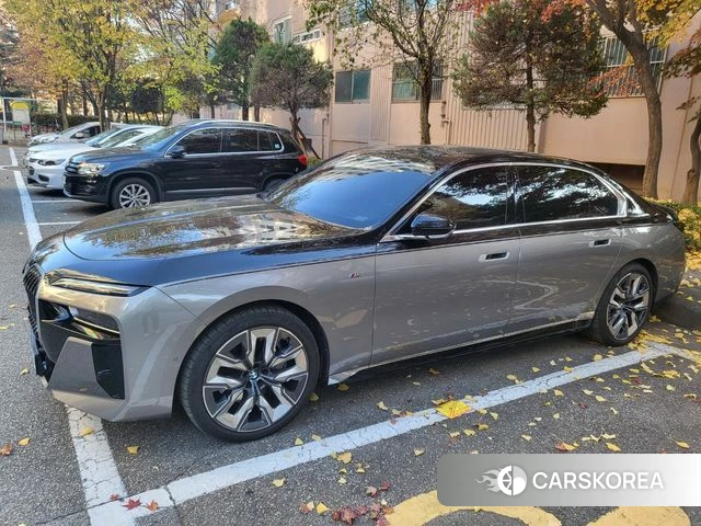BMW 7 Series (G11) 2023 Черный двухцветный из Кореи, фото 3