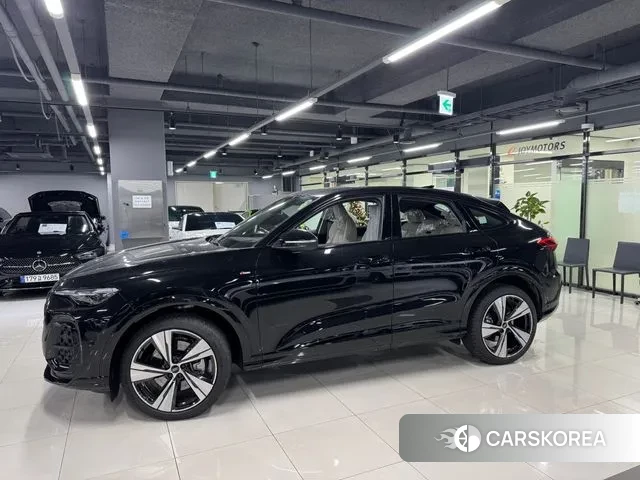 Audi Q5 (80A) 2025 Черный из Кореи, фото 3