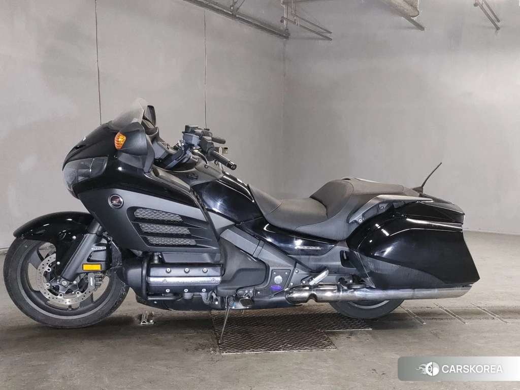 Проданный Honda GL1800 F6B 2013 из Японии